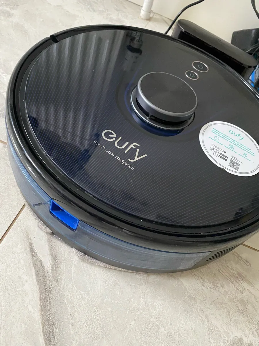 Eufy L35 Robot hoover. - Image 2