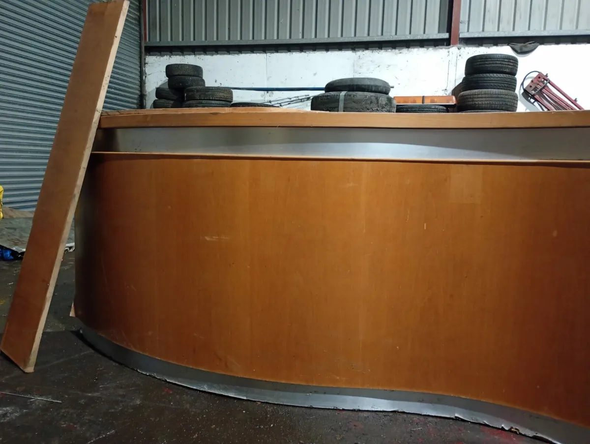 Bar corner table/function desk - Image 3