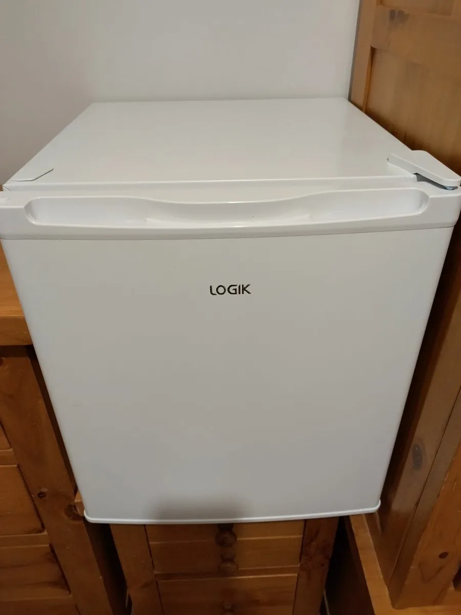 New LOGIK LTT40W23 Mini Fridge - White - Image 2