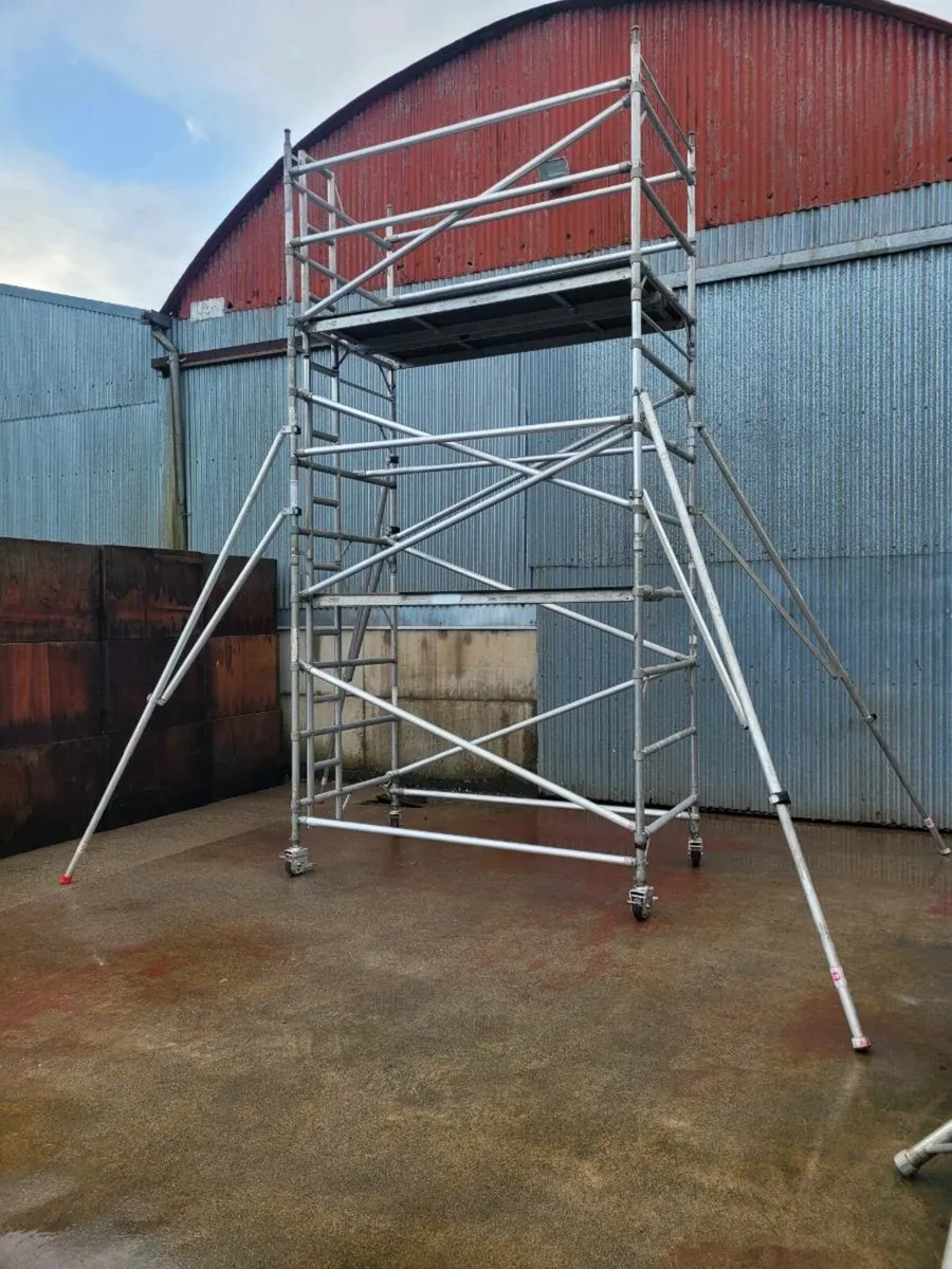Aluminium scaffold tower, FREE DELIVERY - Image 2