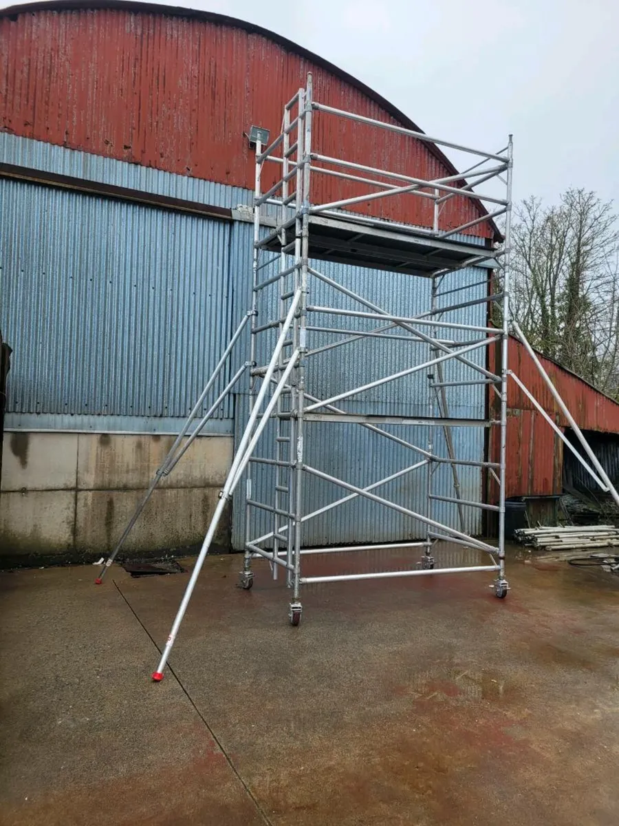 Aluminium scaffold tower, FREE DELIVERY - Image 3
