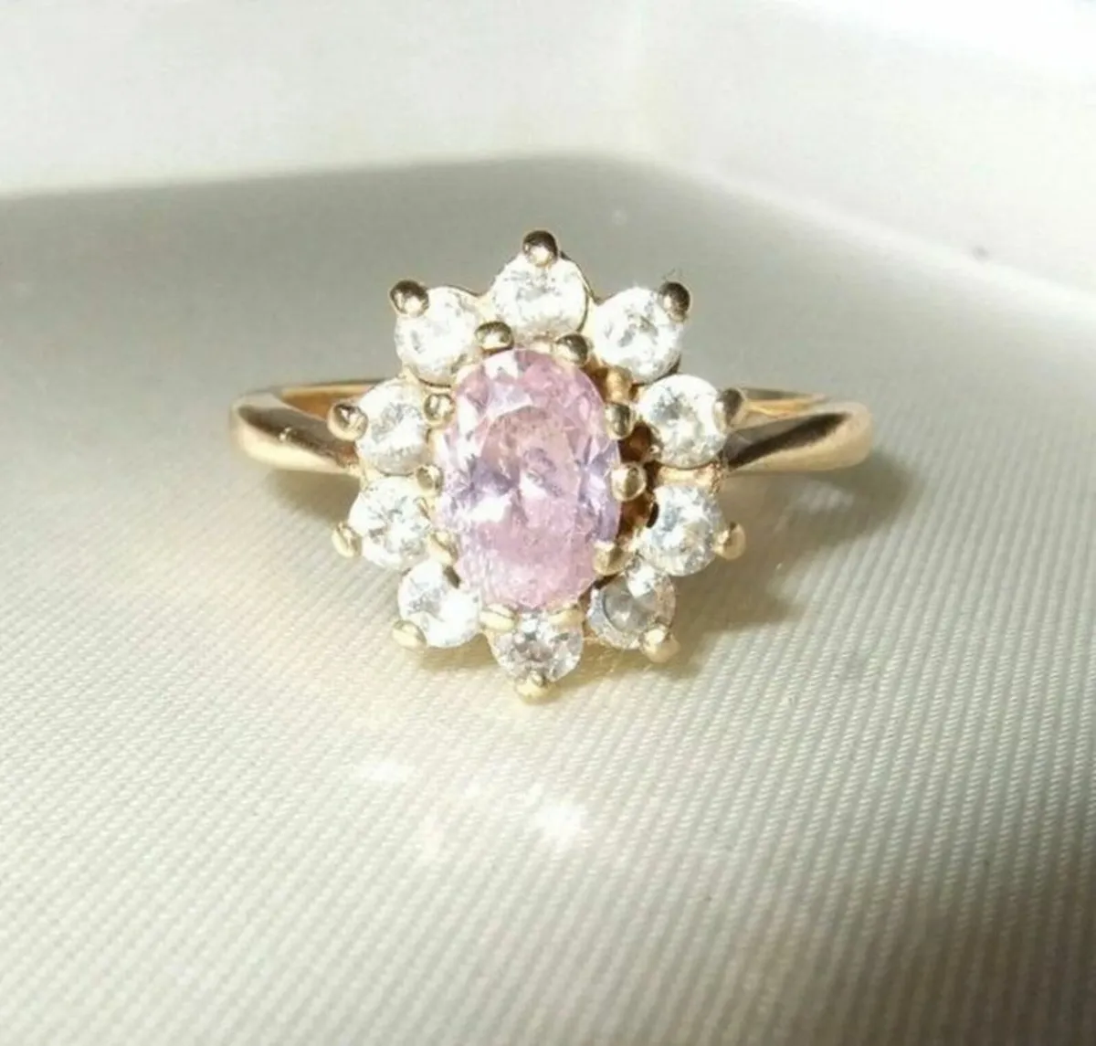 Vintage 9k Gold Hallmarked Pink/White Cluster - Image 1