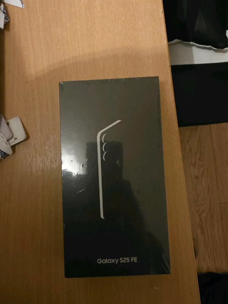 Samsung S25 FE 128 GB - Image 1
