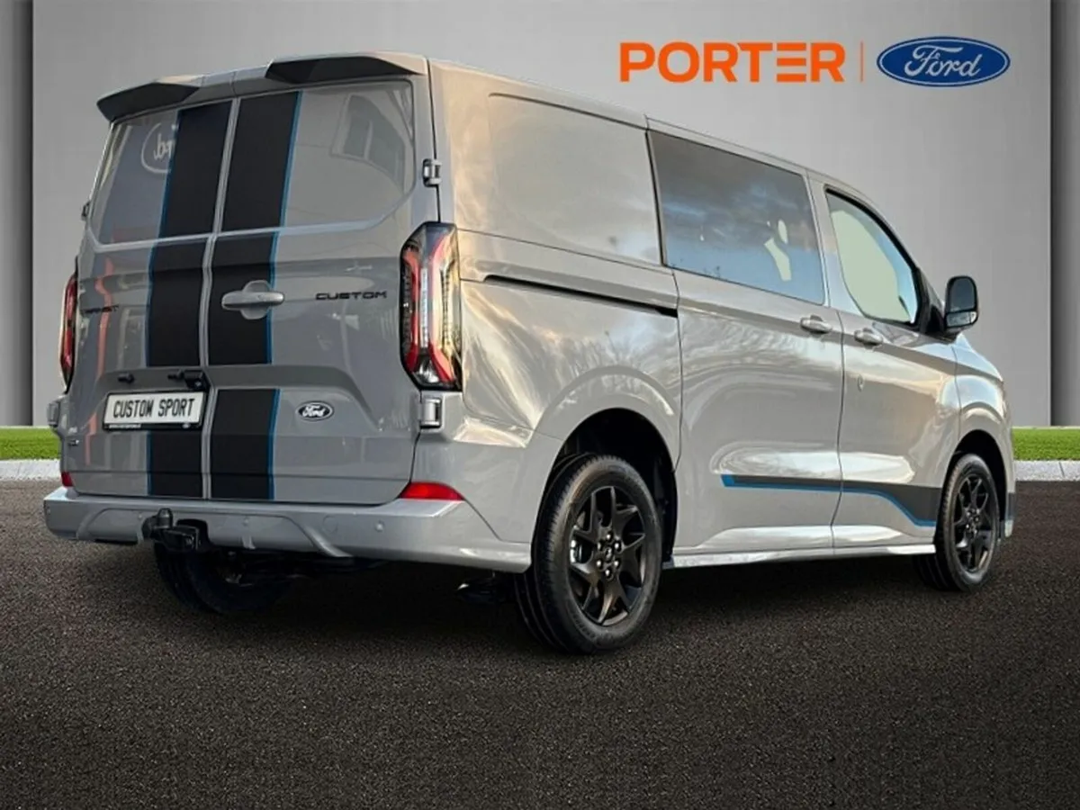 Ford Transit Custom SPORT PHEV CREW CAB - Image 4