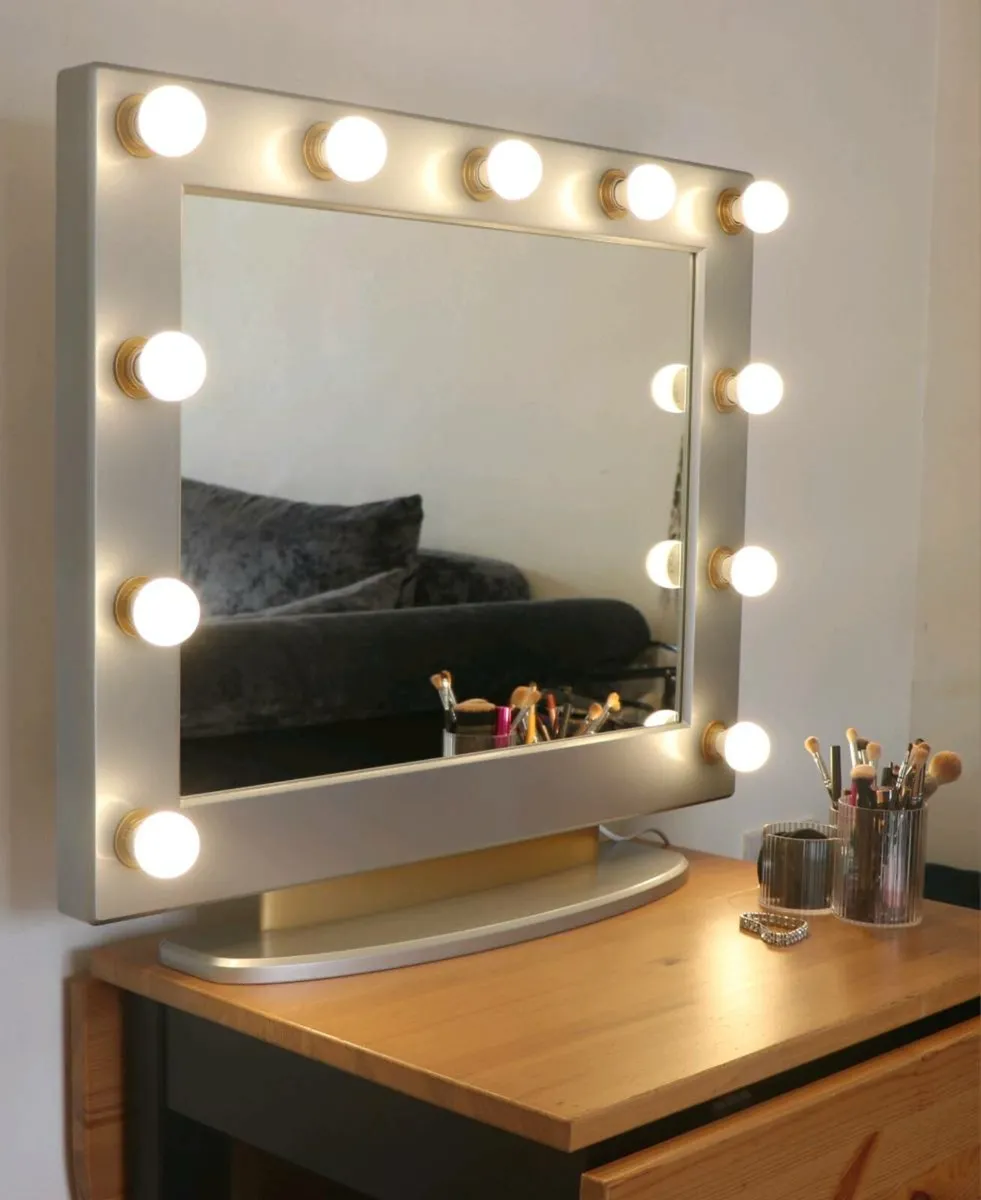 Hollywood Mirror - Image 1