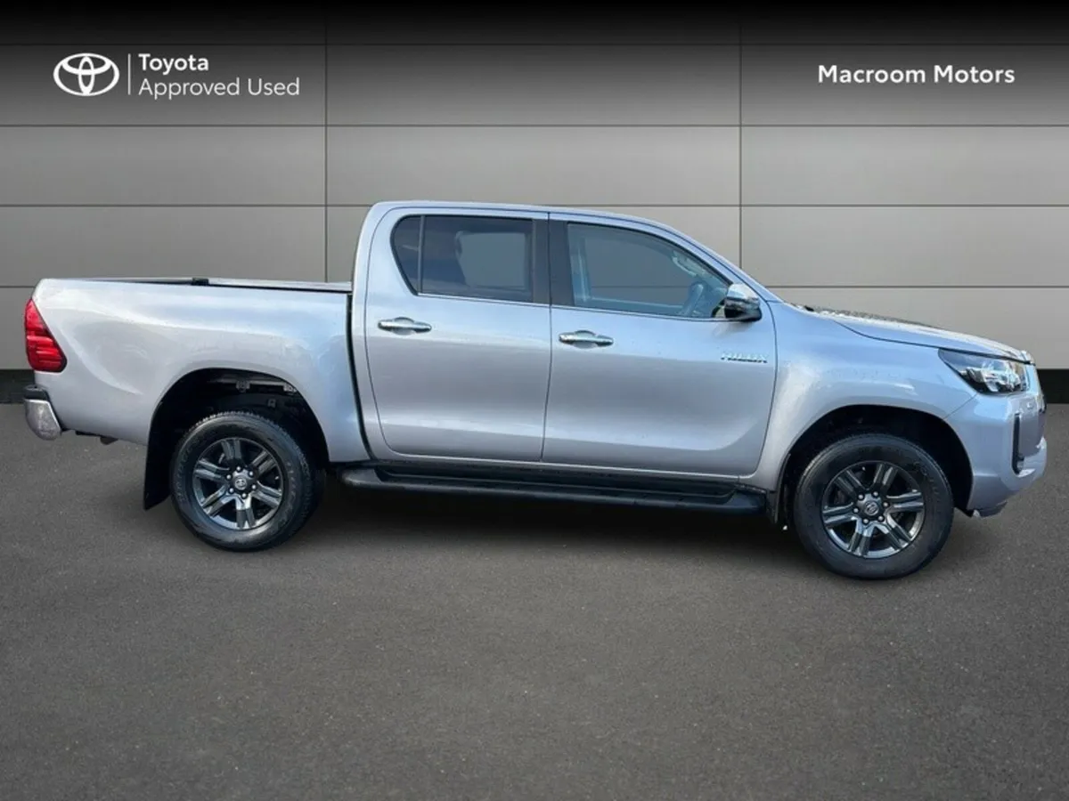 Toyota Hilux HILUX 2.8 SR5 DOUBLE CAB - Image 3