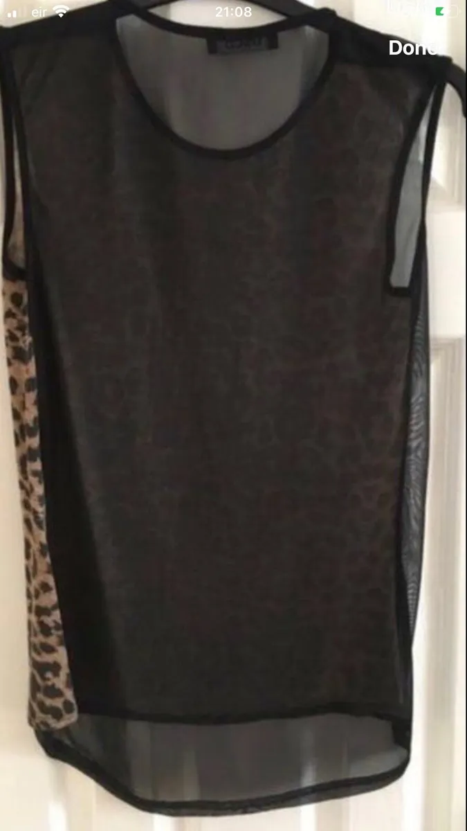 Ladies stunning top size S/M €5 - Image 2