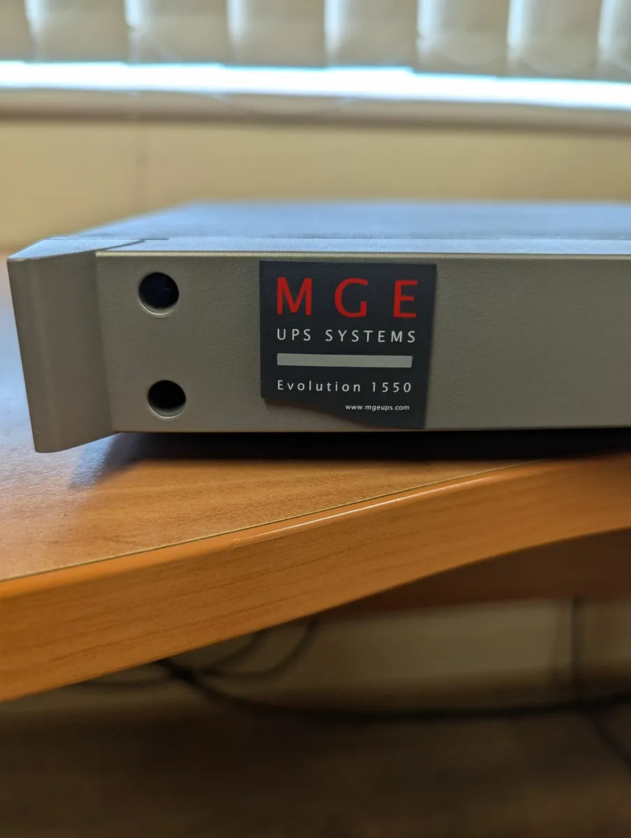 MGE Evolution 1550 UPS - Image 2