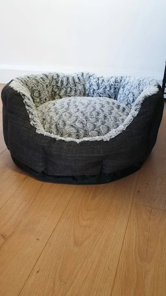 Dog bed for medium dog - Image 1