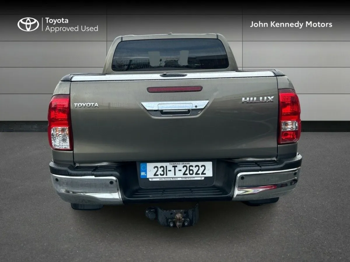 Toyota Hilux 2.4 SR5 DOUBLE CAB 4DR - Image 4
