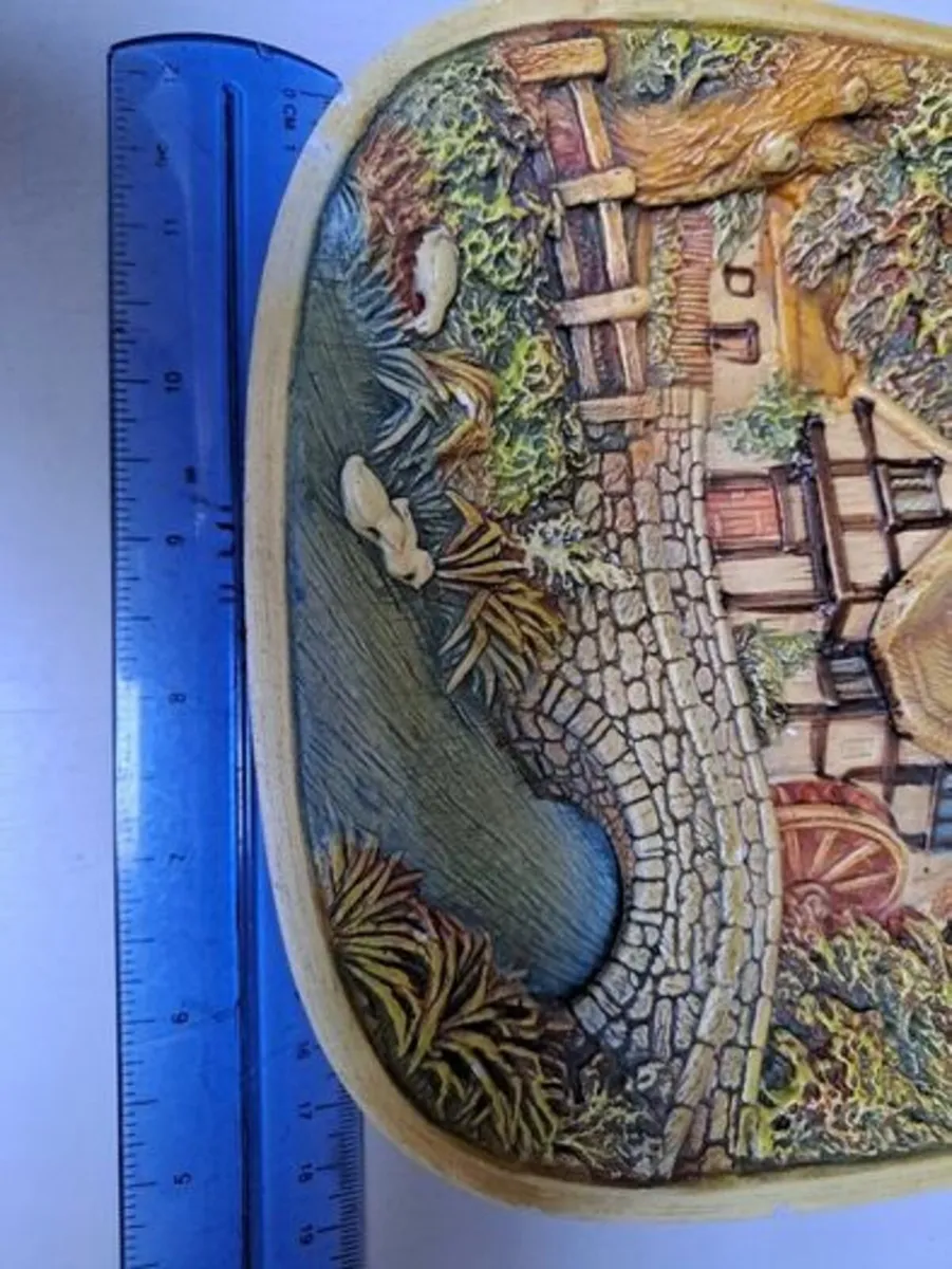 Vintage 3D wall plate Cottage by the River - Image 3
