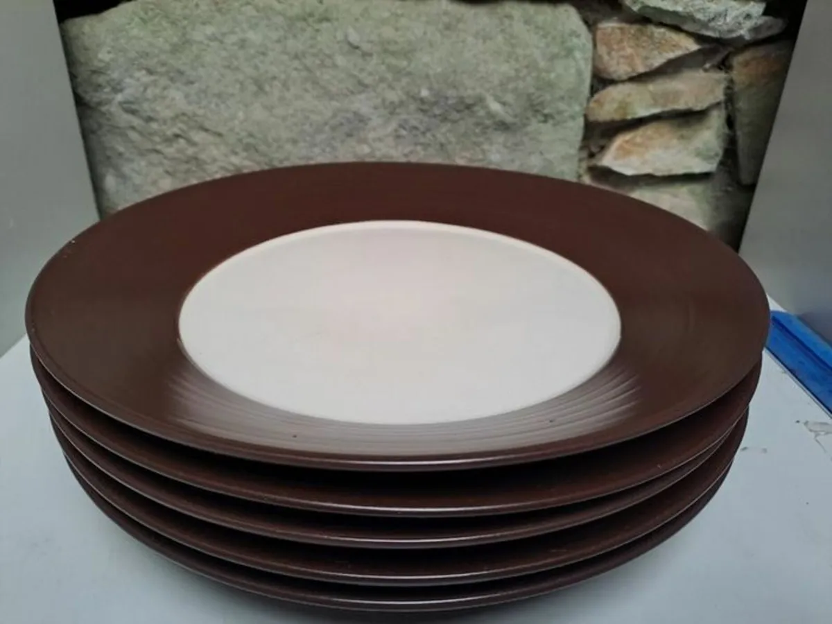 5 Ethos dinner Plates chocolate and cream - Image 1