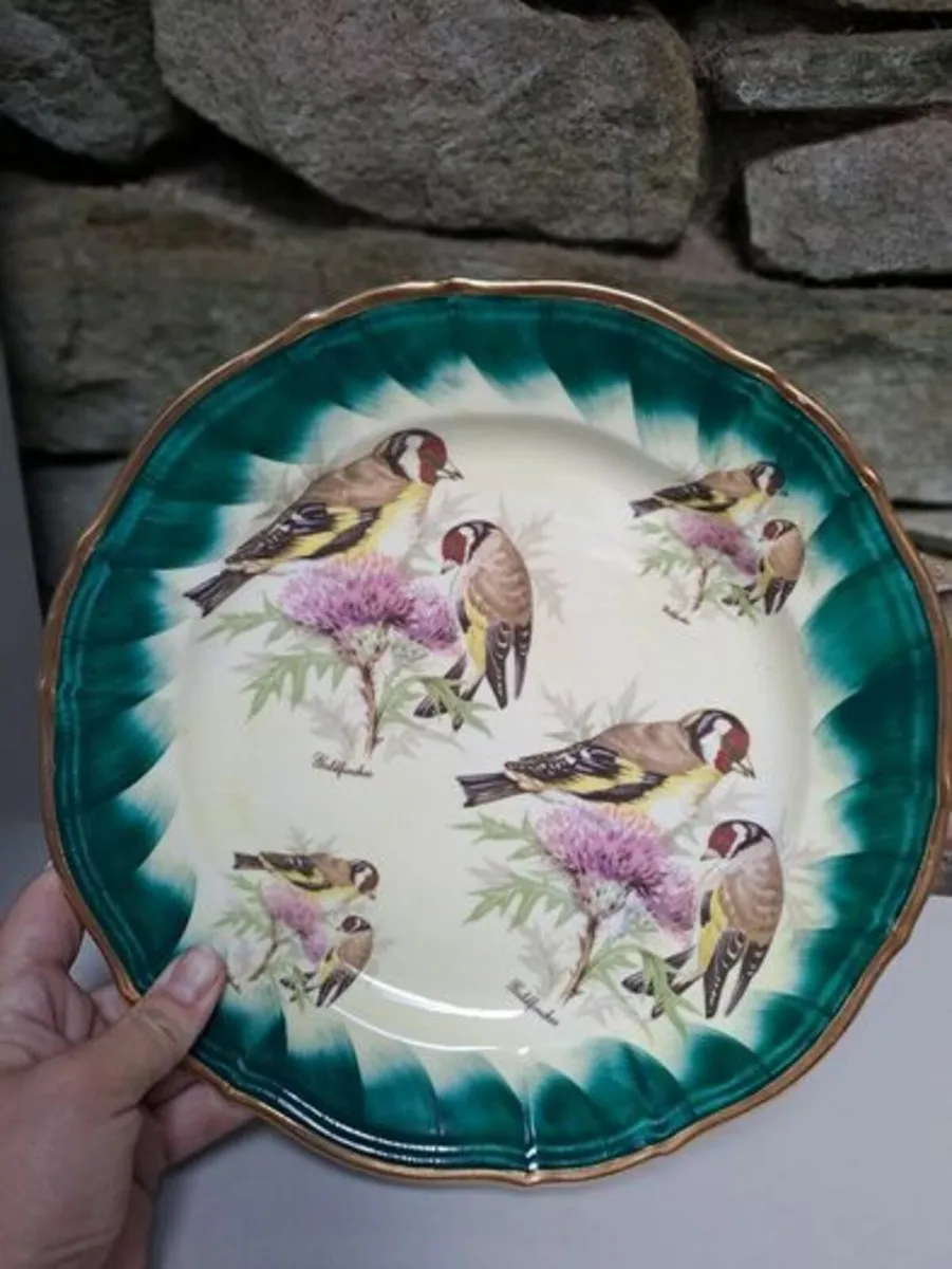 Royal Doulton 1992 goldfinches plate - Image 2