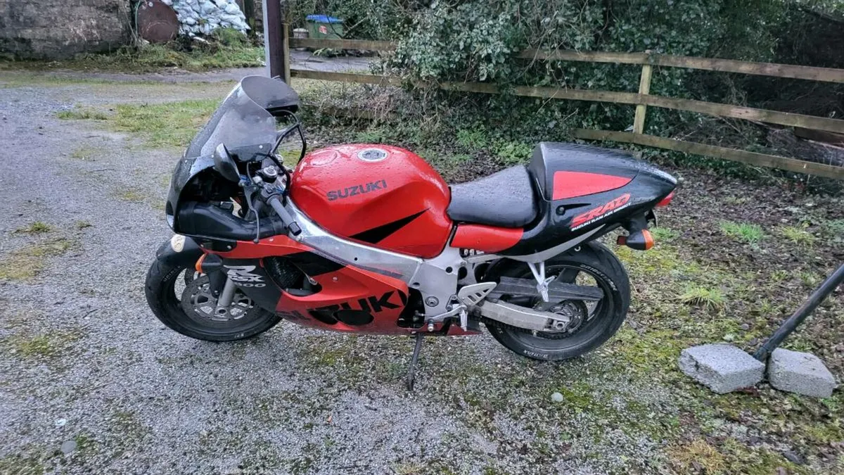Suzuki gsxr600 srad - Image 1