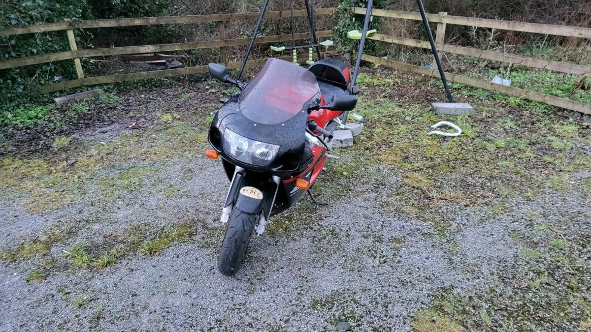 Suzuki gsxr600 srad - Image 2