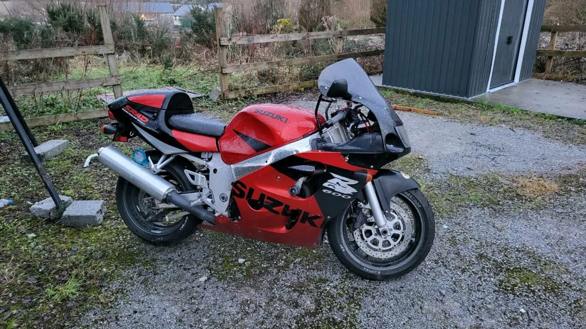 Suzuki gsxr600 srad - Image 3