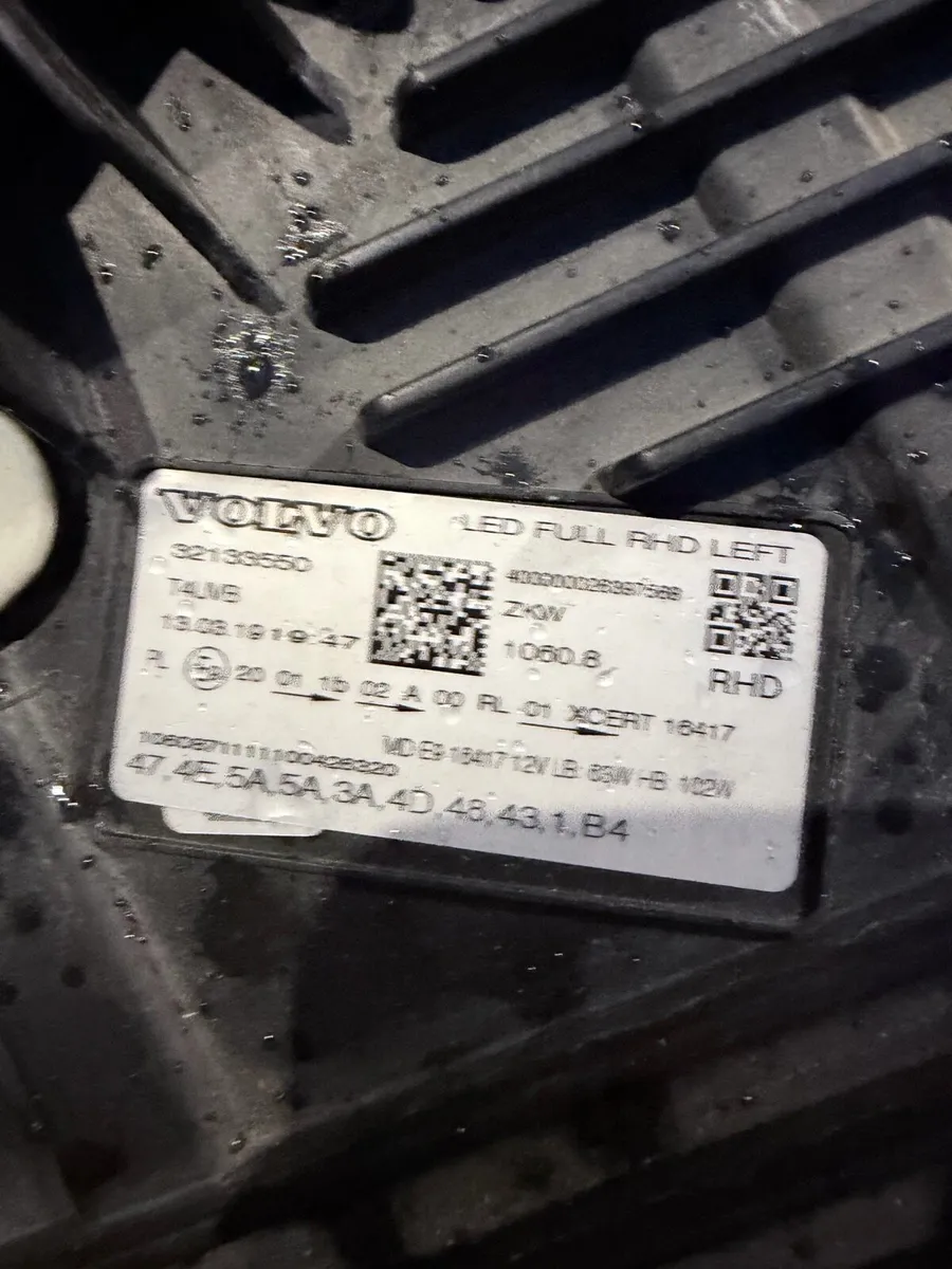 Volvo XC60 HEADLIGHTS - Image 4