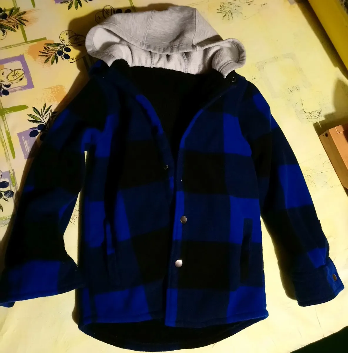 Kids very warm fluffy jumper soft jacket 8-9 years - Image 2