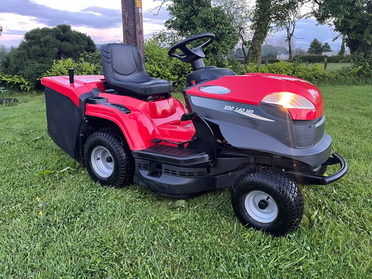 Castle garden ride on mower - Image 3