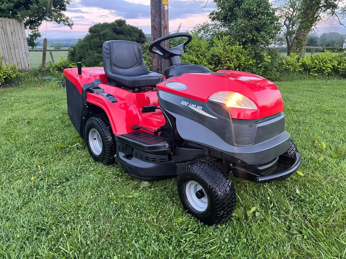 Castle garden ride on mower - Image 1