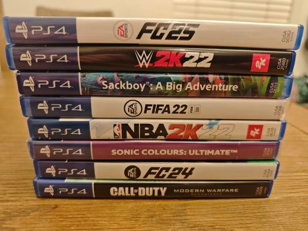 PS4 slim + 8 games - Image 2