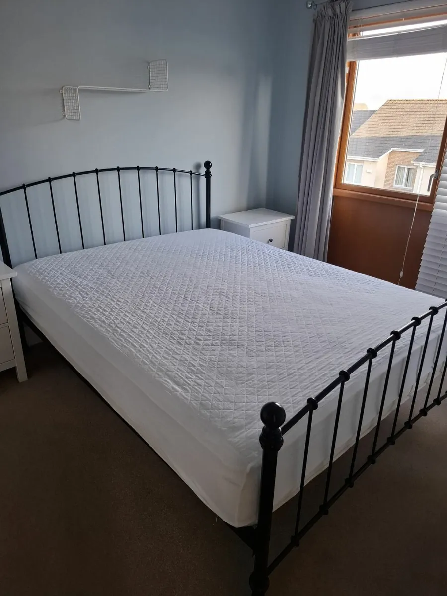 Double bed frame and mattress - Image 3