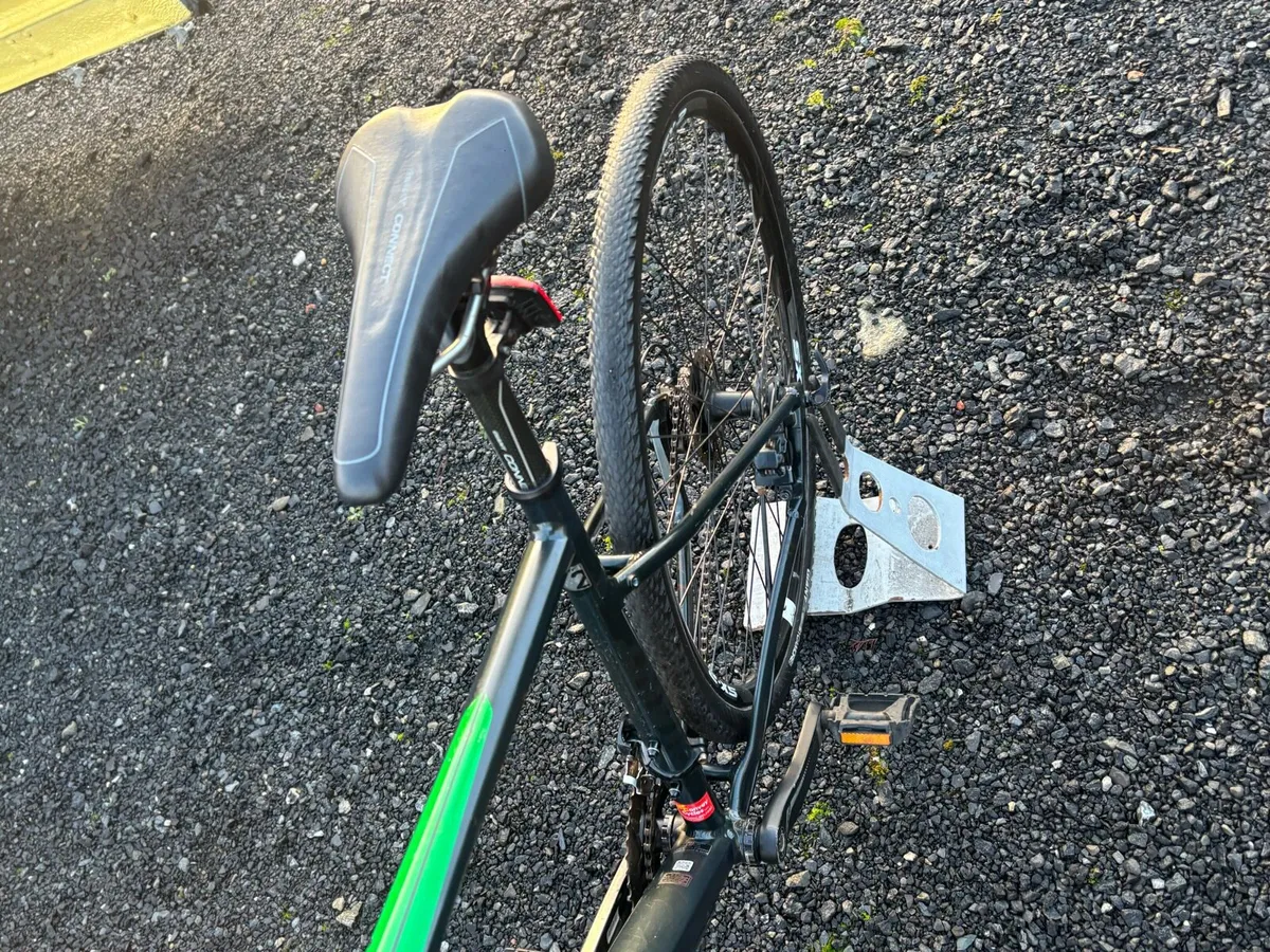 Medium Giant Revolt Gravel Cross Bike - Image 4