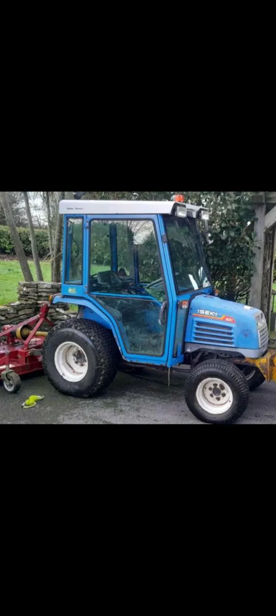 Iseki 321 Compact tractor + Finishing mower
