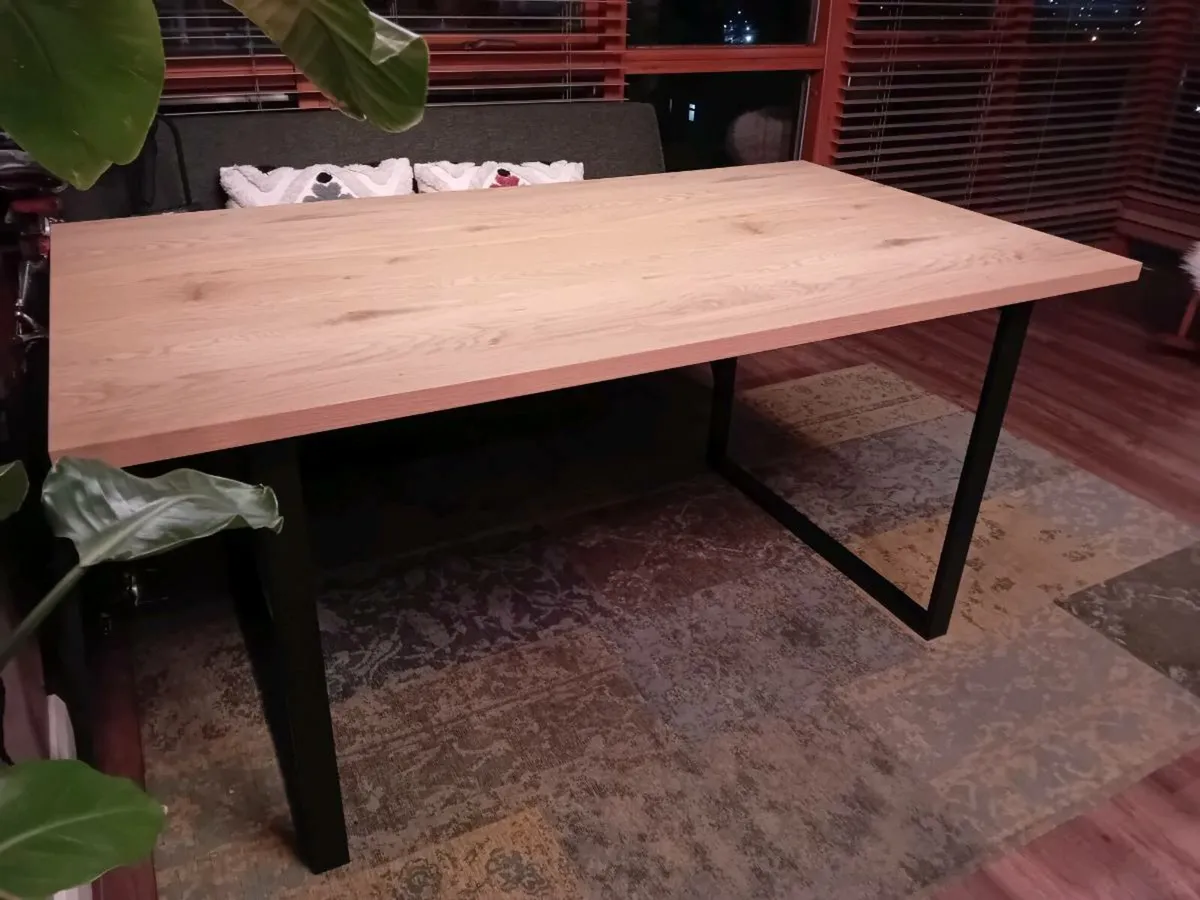 Dining table - Image 1
