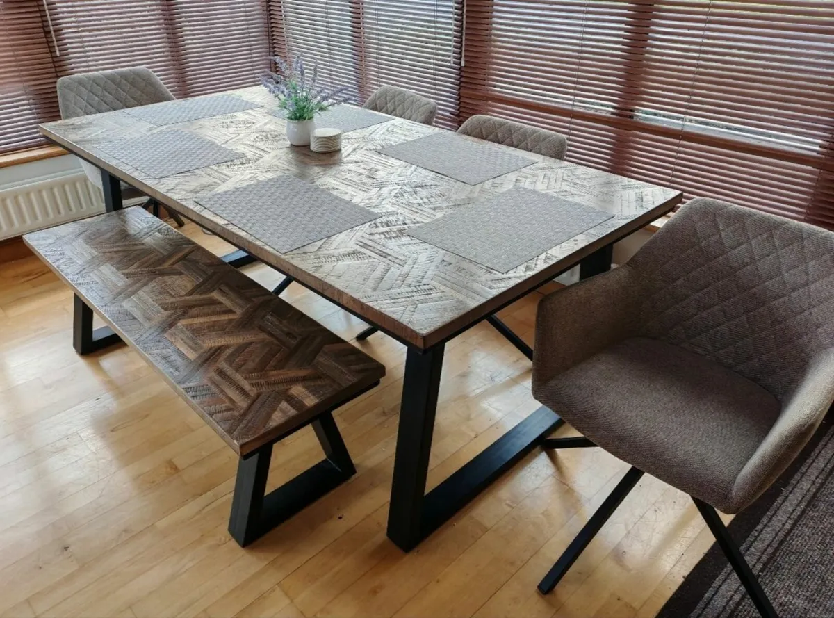 Table, bench and 4 chairs - Image 1