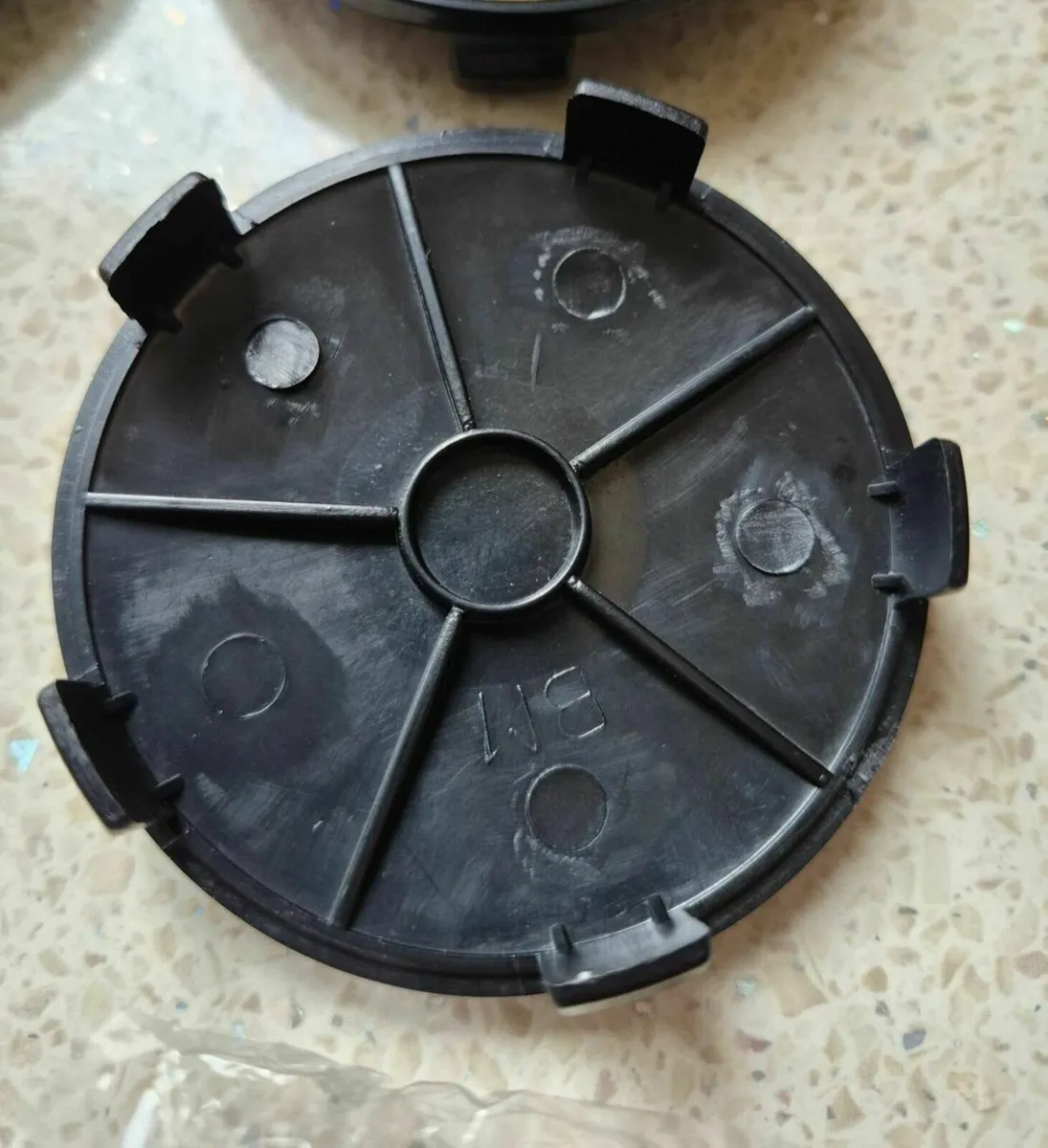 Carbon Fibre Centre Caps BMW - FREE POST - Image 3