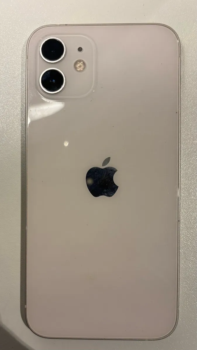 iPhone 11 - Image 2