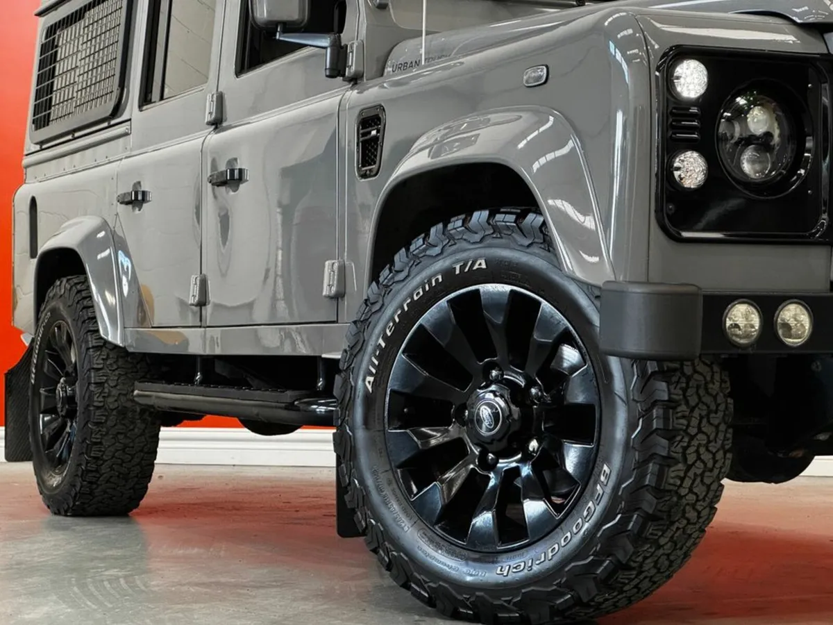 Land Rover Defender TD XS UTILITY WAGON #87 - Image 2