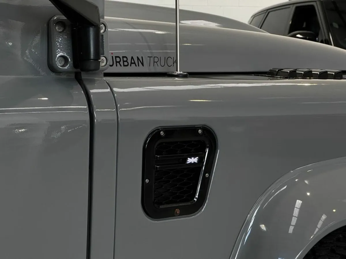 Land Rover Defender TD XS UTILITY WAGON #87 - Image 4