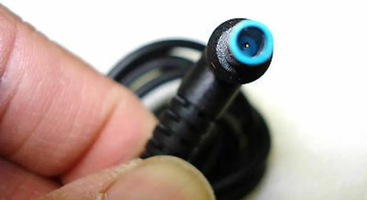 NEW HP 65W Smart AC Power Adapters with converters - Image 2