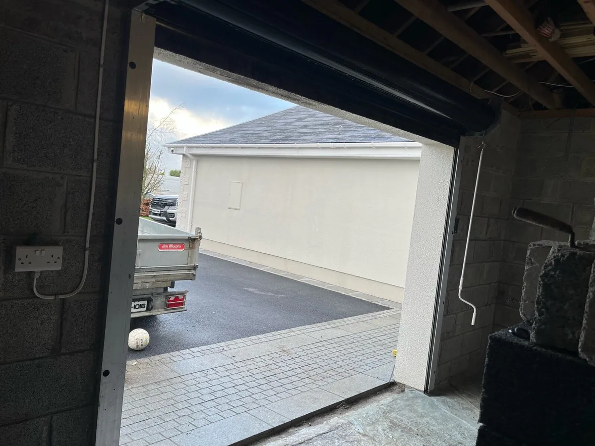 Roller door - Image 2