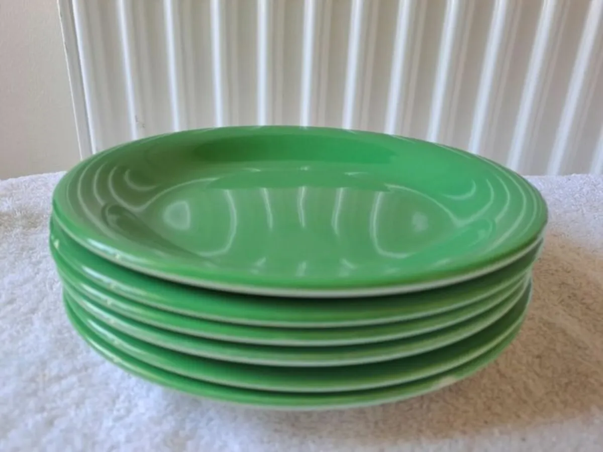 Vintage green John Tams plates - Image 1