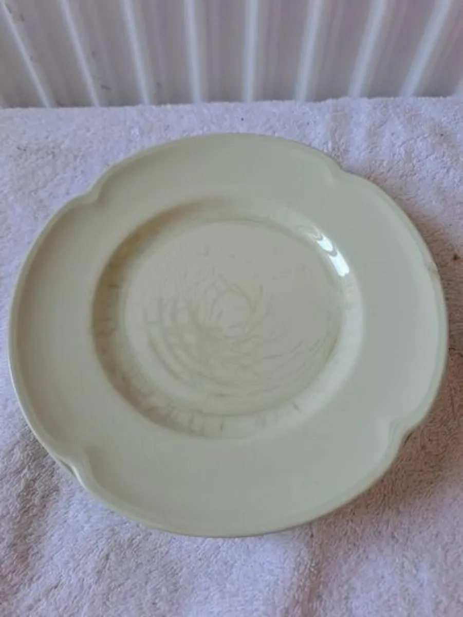 Vintage Greendawn plates - Image 2