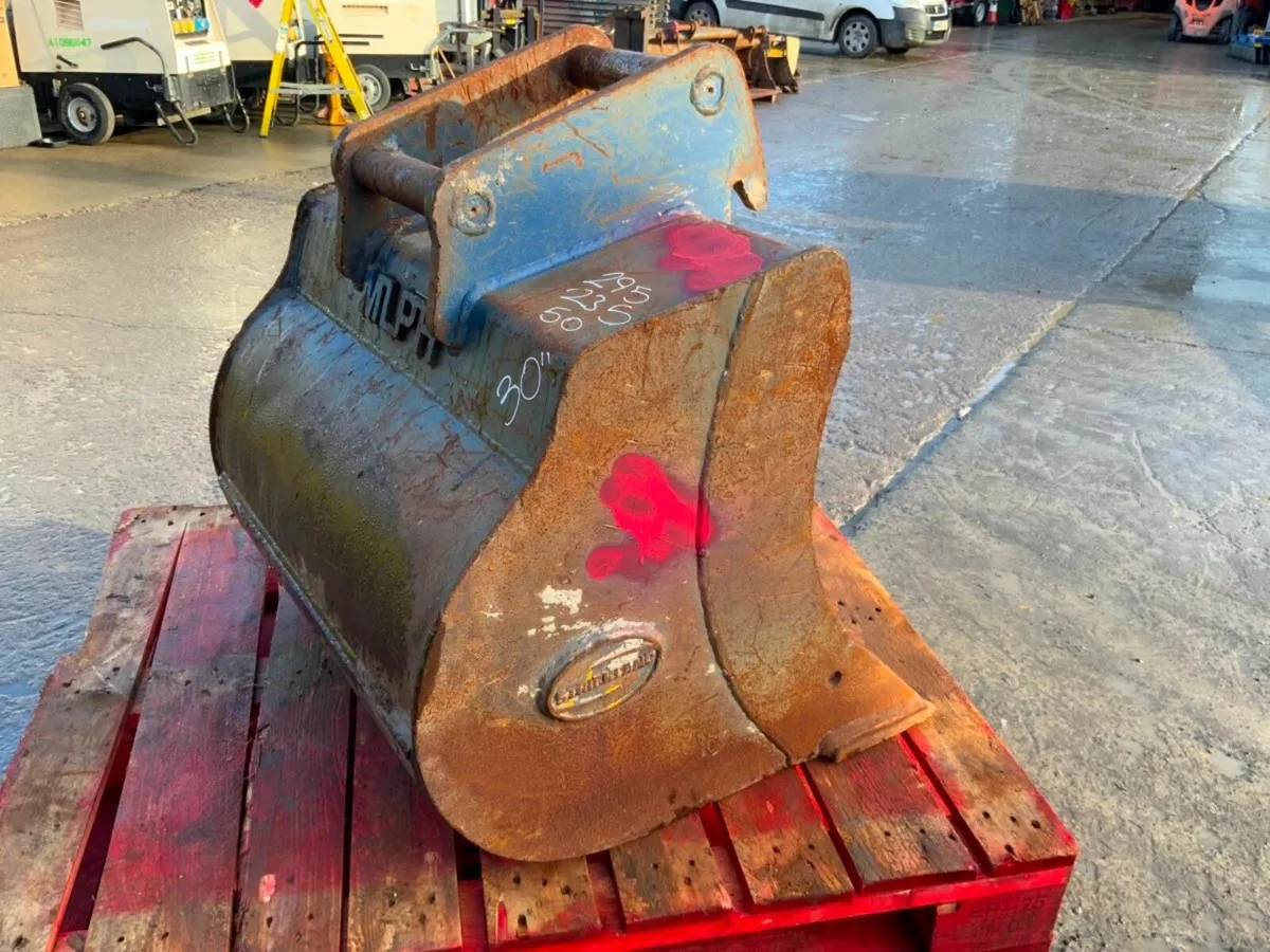 30"  STRICKLAND BUCKET.........50mm PINS........64 - Image 4