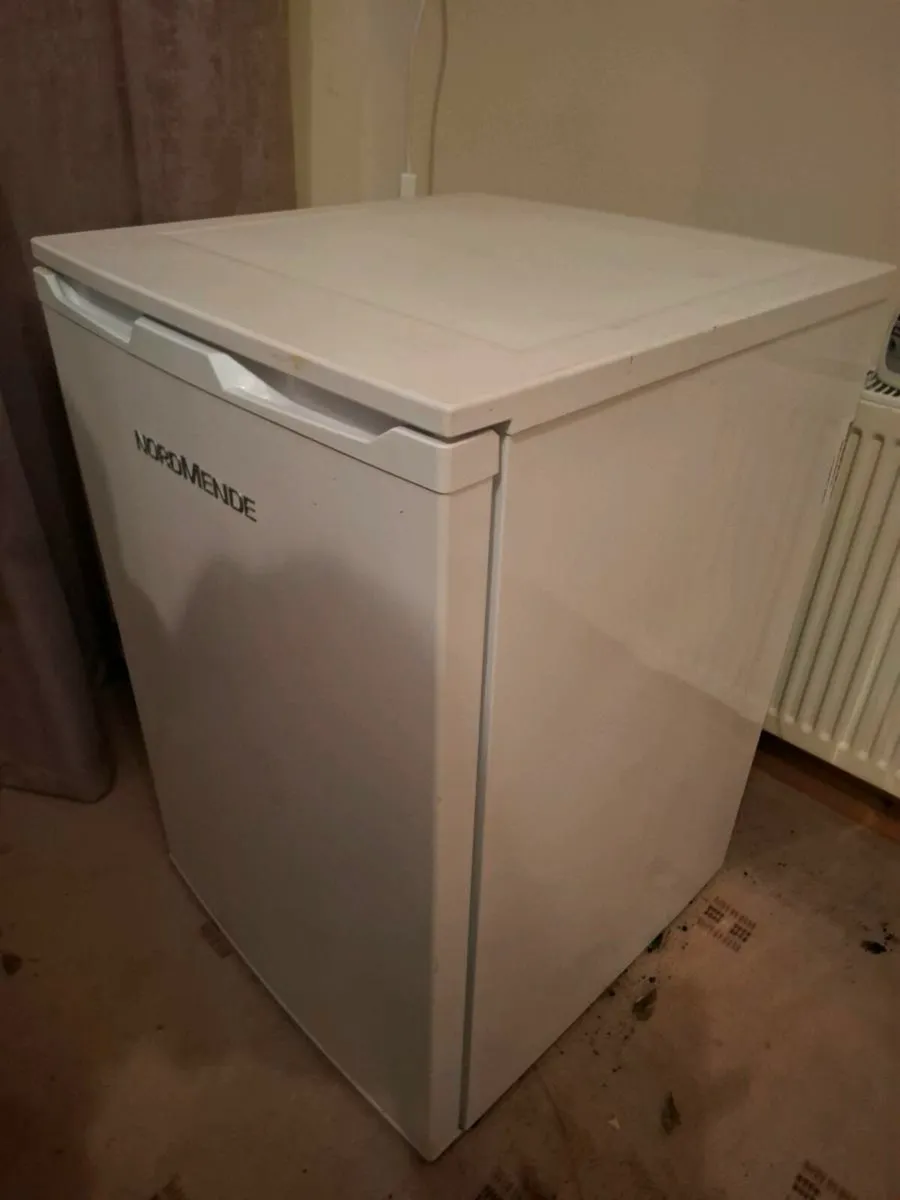 Fridge  under counter - Image 4