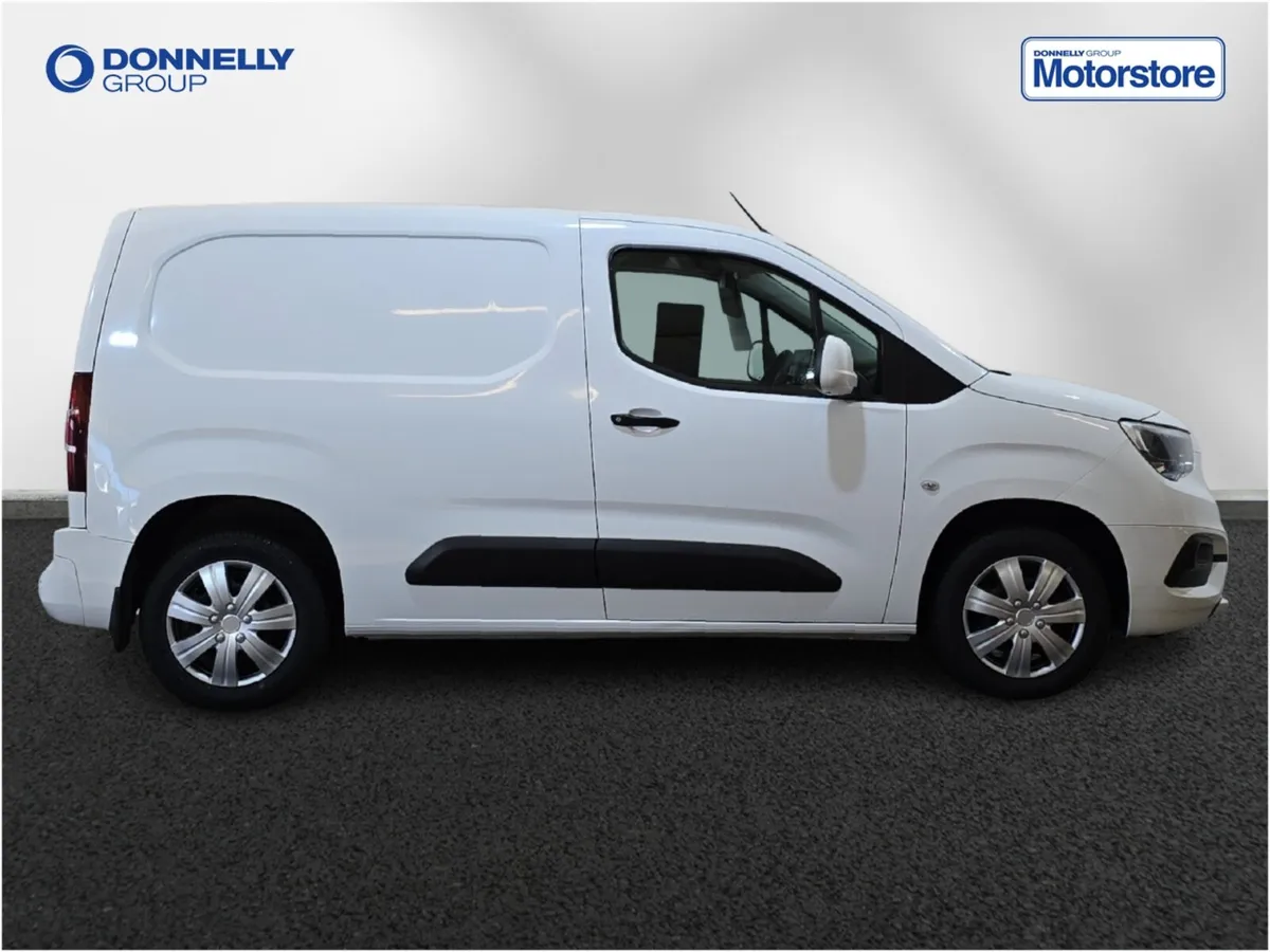 Vauxhall Combo Cargo L1 Diesel Sportive - Image 3
