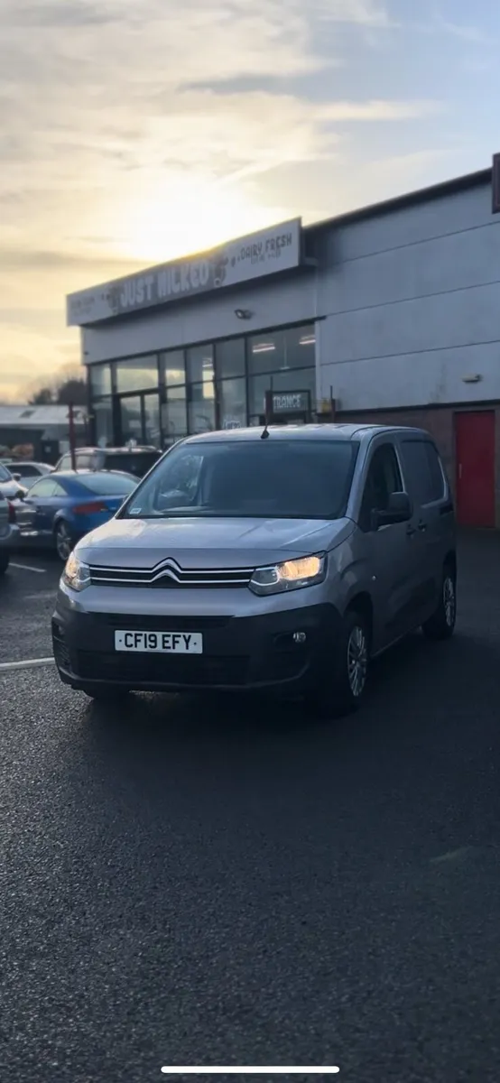 CHOICE OF 2 CITROEN BERLINGOS 2019 - Image 2