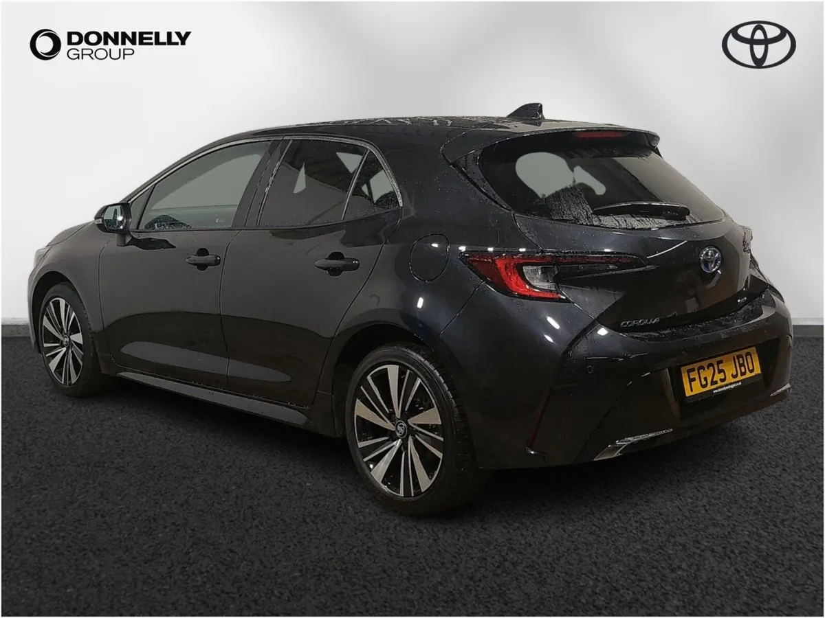 Toyota Corolla Hatchback Design - Image 2