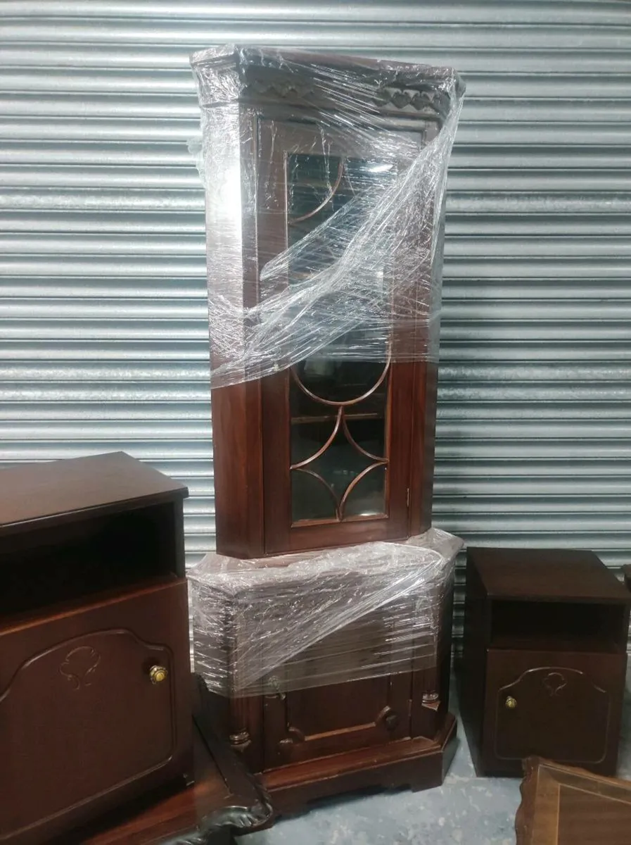 Various vintage Mahogany furniture 🚚 - Image 4