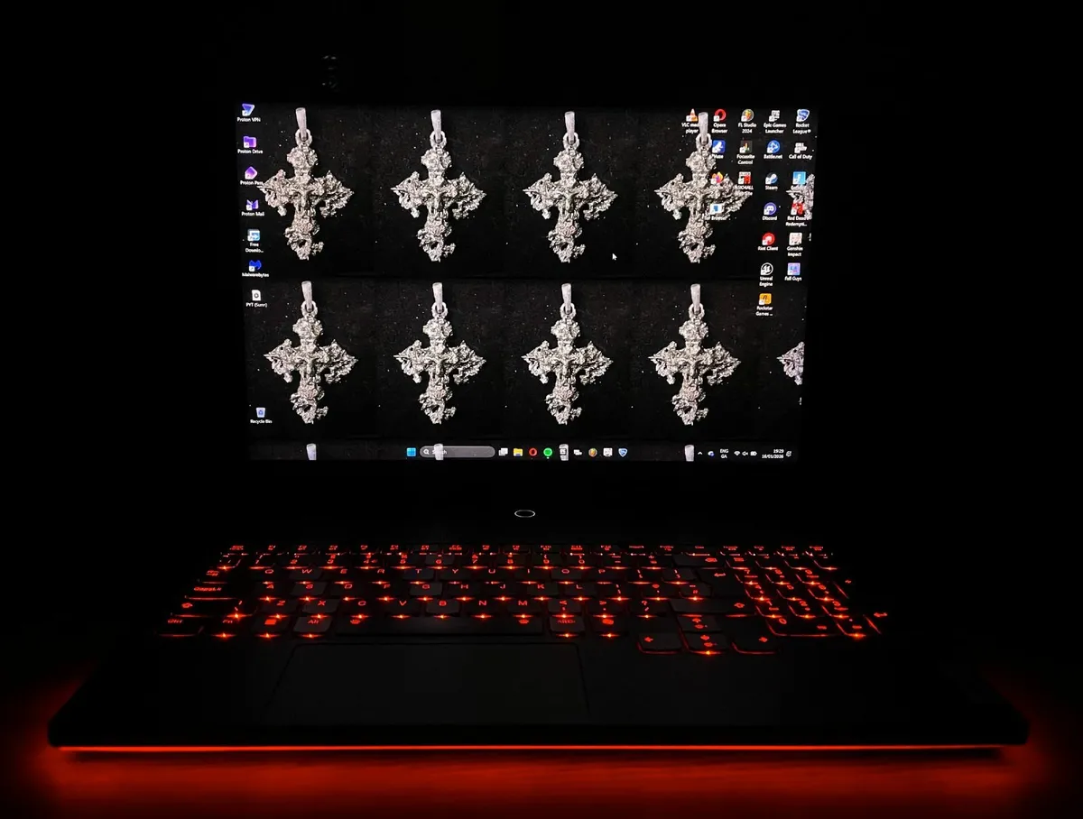 Lenovo Legion 9i Gen 9 - Image 1