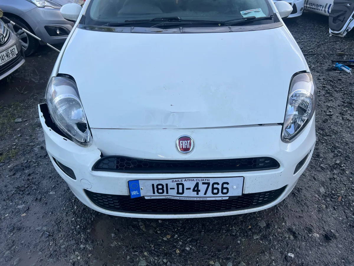 2018 Fiat Punto drive away only 126 kms - Image 4