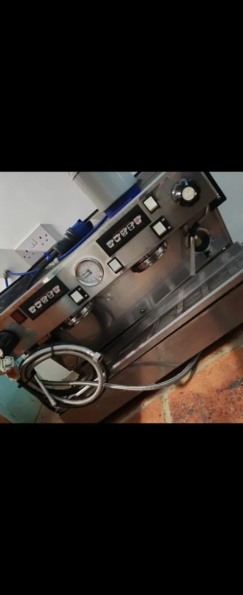 Coffee machine and coffee grinder