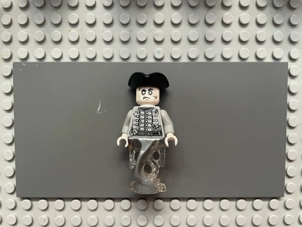lego pirates of the Caribbean poc030 Officer fig - Image 1