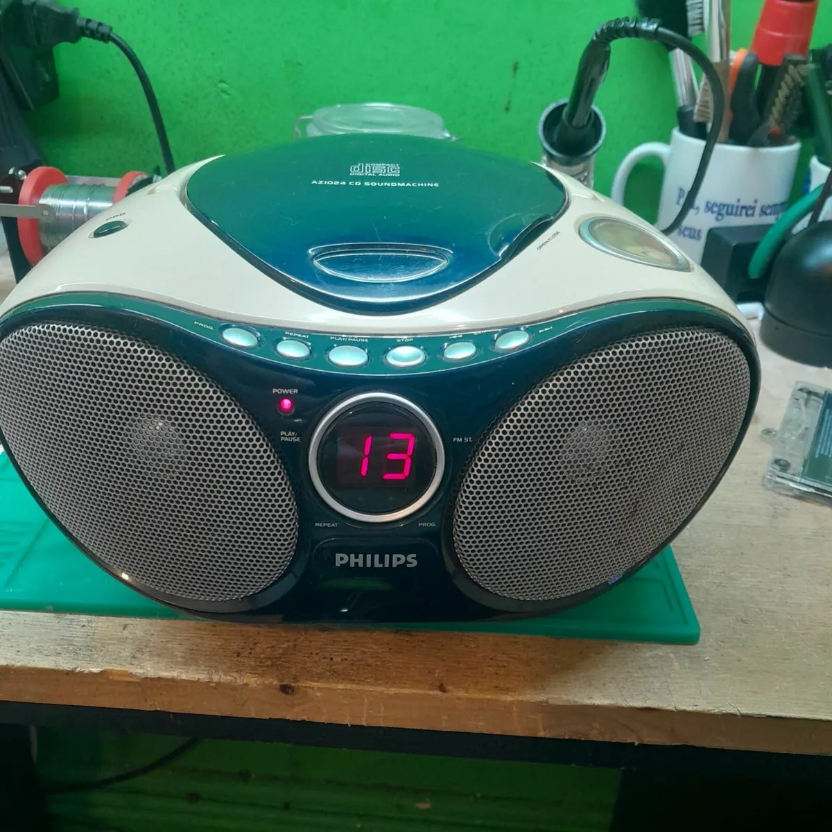 Radio CD Player - Image 1