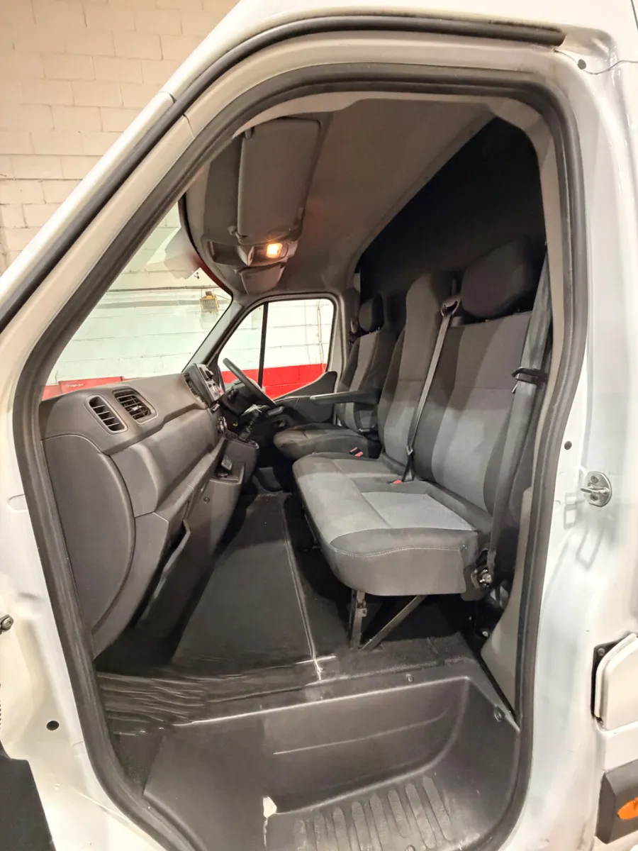 2022 Nissan Interstar Single Wheel Freezer Fridge - Image 2